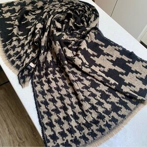 Trendy Houdztooth wool blend blanket scarf/body wrap southwestern country vibe